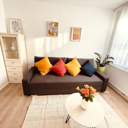 Frisch Renoviertes Und Charmantes Apartment Щутгарт Екстериор снимка