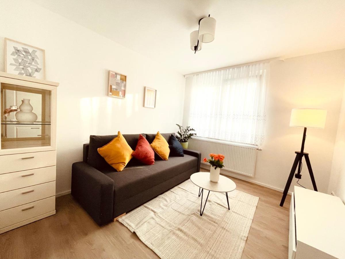 Frisch Renoviertes Und Charmantes Apartment Щутгарт Екстериор снимка